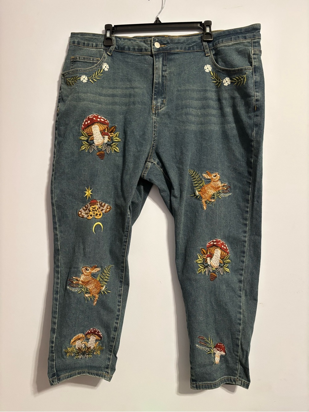 Romwe 4xl Embroidered Mushroom & rabbit High-Rise Women’s Jeans - Blue
